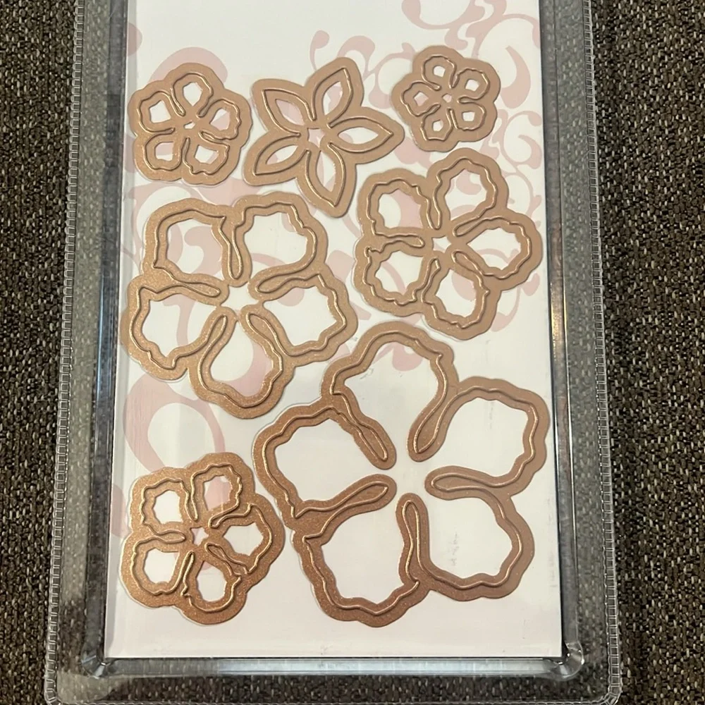 Heartfelt Creations open Vintage Floret Dies and Matching Stamp Set NWT Retired
